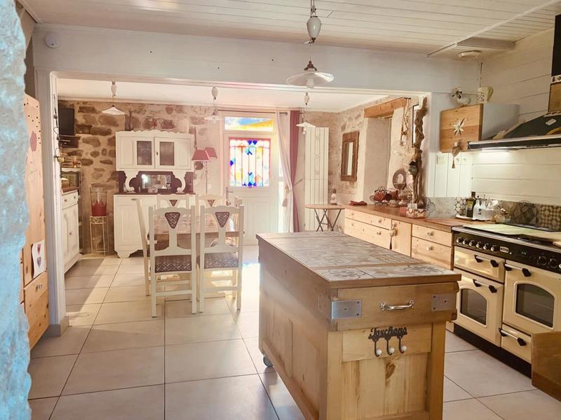 Maison - 161 m² - 6 pièces