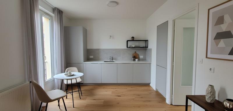 Appartement - 100 m² - 5 pièces