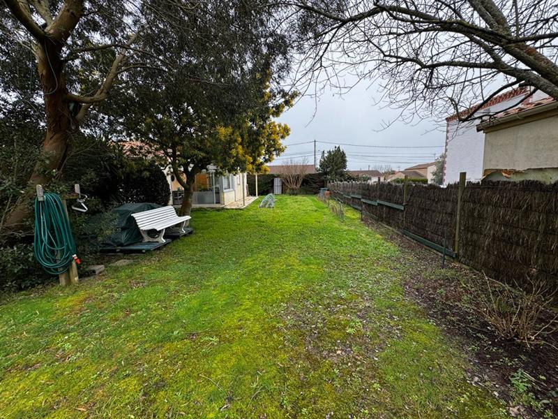 Terrain constructible - 713 m²