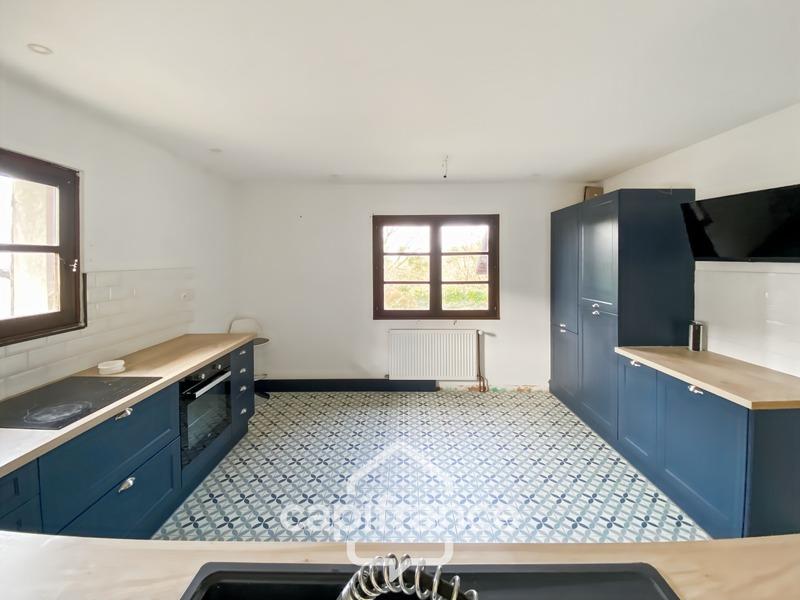 Maison - 220 m² - 8 pièces