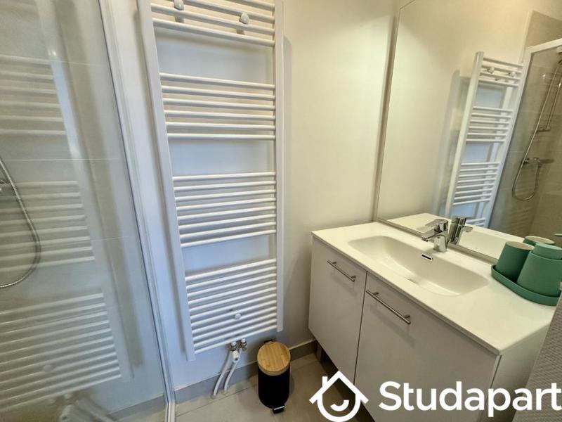 Chambre - 13 m² - 1 pièce