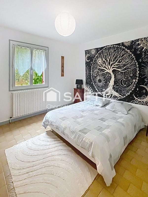 Maison - 230 m² - 8 pièces