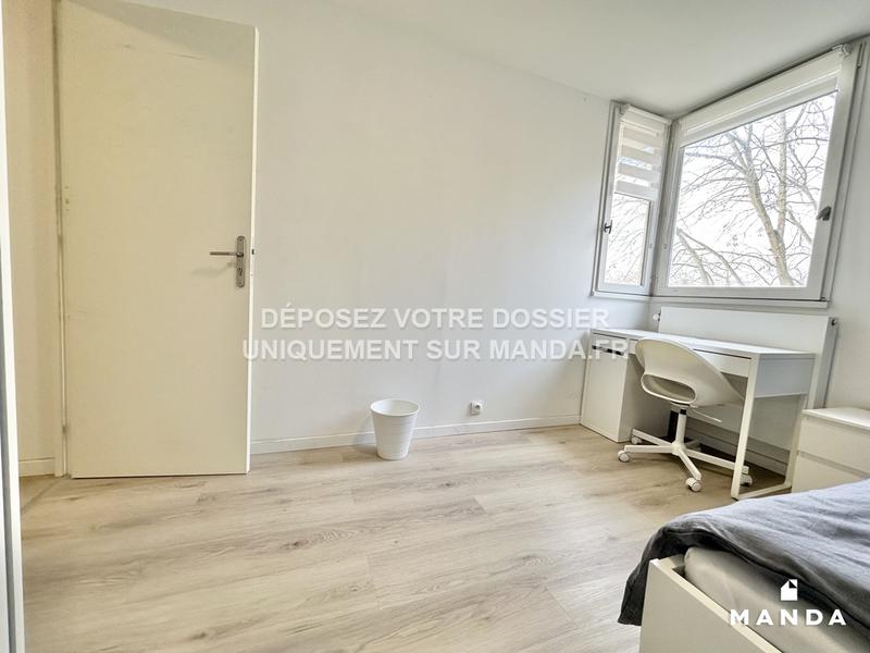 Chambre - 10 m² - 5 pièces