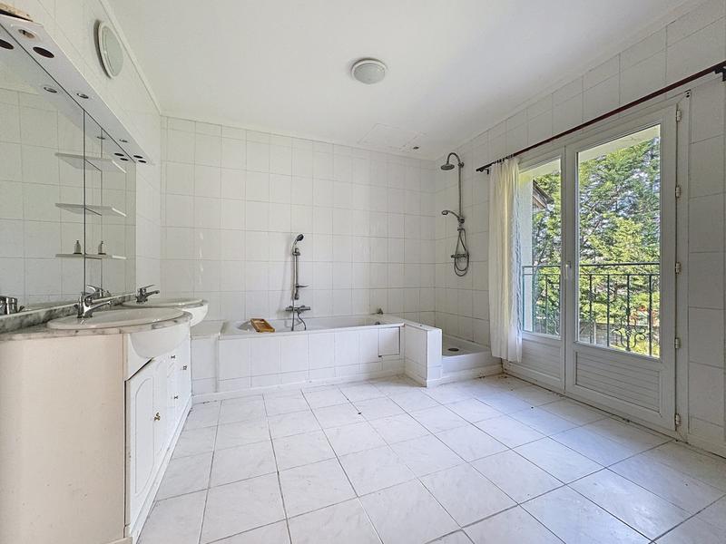 Maison ancienne - 327 m² - 10 pièces