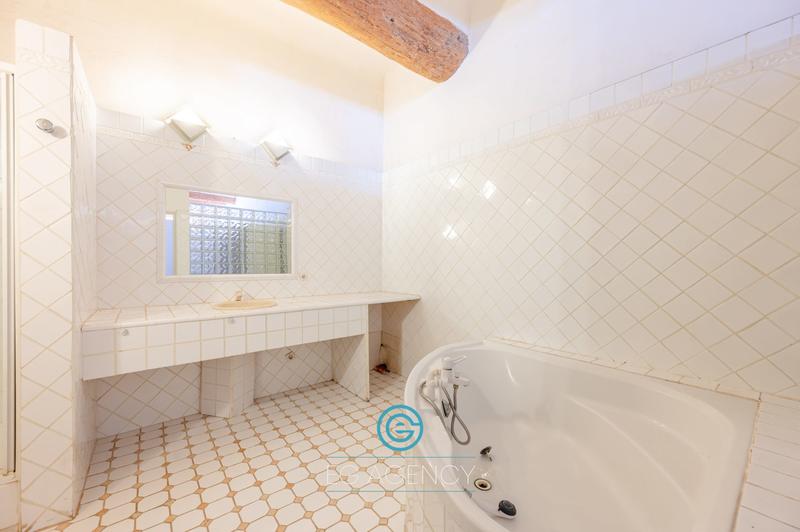 Appartement - 101 m² - 3 pièces