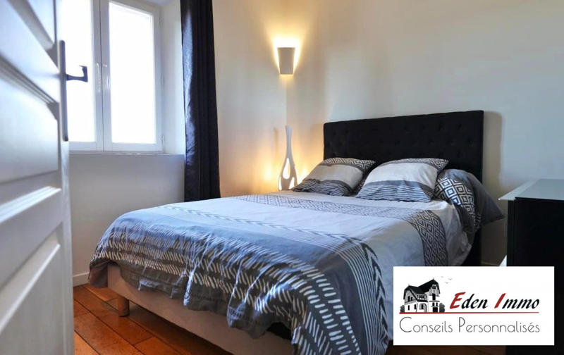 Maison - 238 m² - 7 pièces