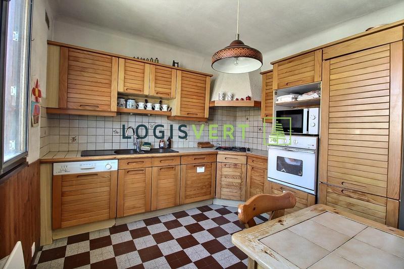 Maison - 122 m² - 7 pièces