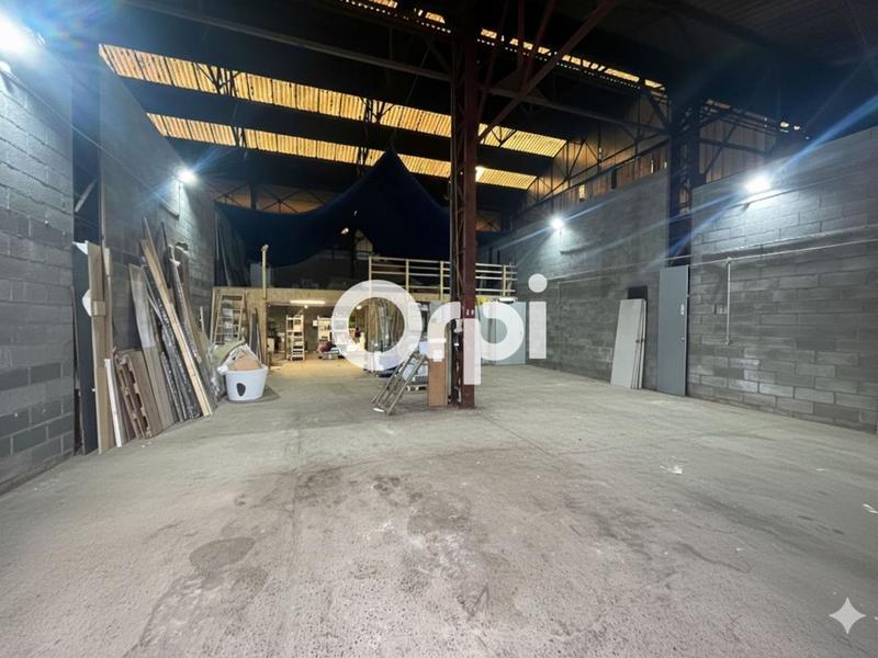 Entrepôt - 220 m²