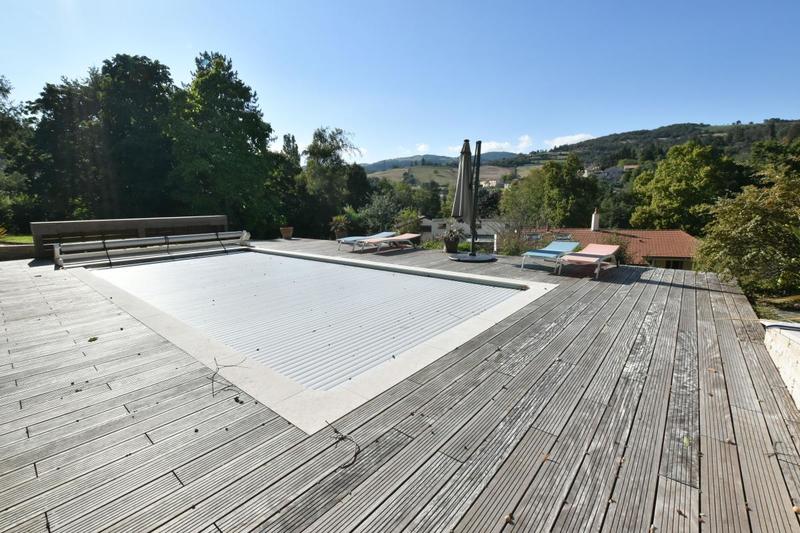 Maison - 218 m² - 6 pièces