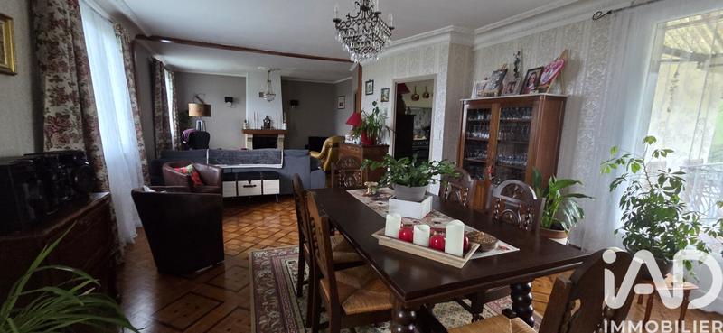 Maison - 232 m² - 9 pièces