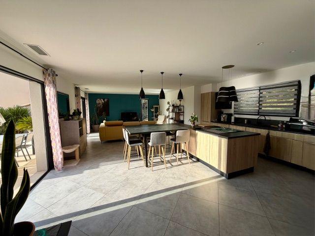 Villa - 137 m² - 5 pièces