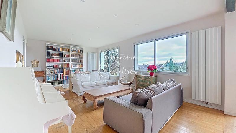 Maison - 215 m² - 9 pièces