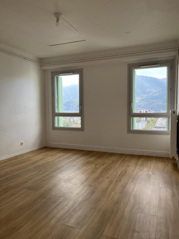 Appartement - 100 m² - 4 pièces