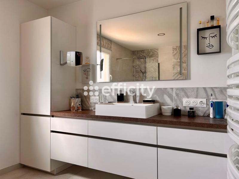 Maison - 185 m² - 7 pièces