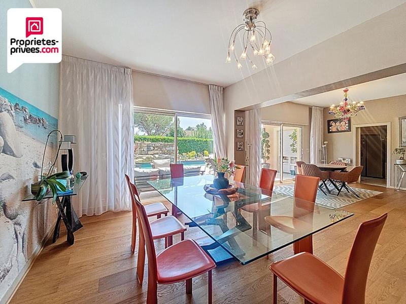 Villa - 203 m² - 7 pièces