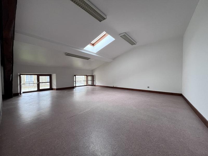 Bureau - 105 m² - 6 pièces