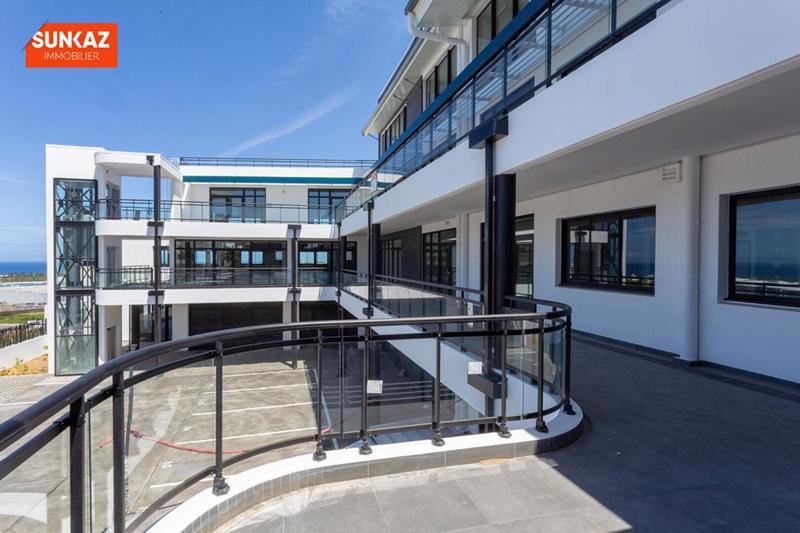 Local commercial - 213 m² - 1 pièce