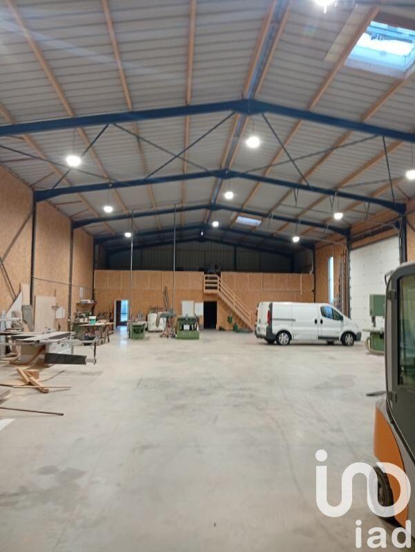 Maison - 600 m² - 4 pièces