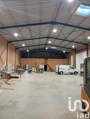 Maison - 600 m² - 4 pièces