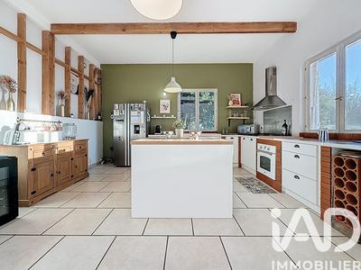 Maison - 196 m² - 8 pièces