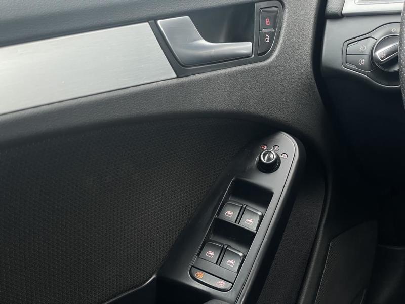 Audi A4 Avant 2.0 Tdi 140ch s line Multitronic