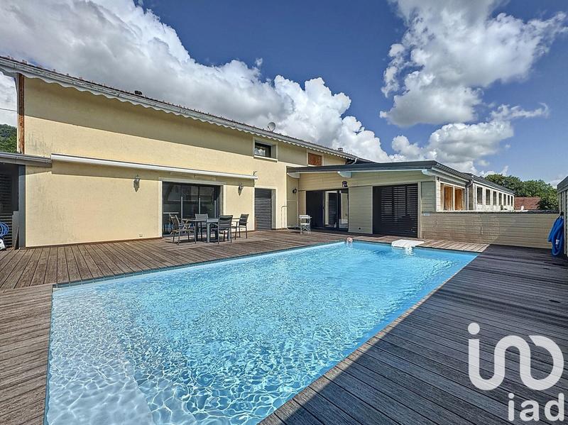 Maison - 272 m² - 8 pièces