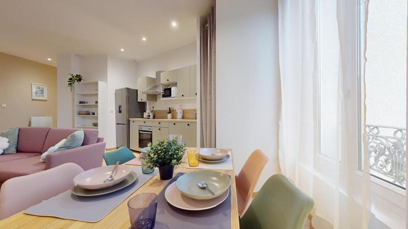 Appartement - 90 m² - 5 pièces