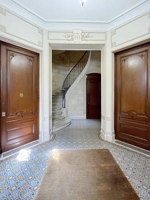 Appartement - 168 m² - 5 pièces