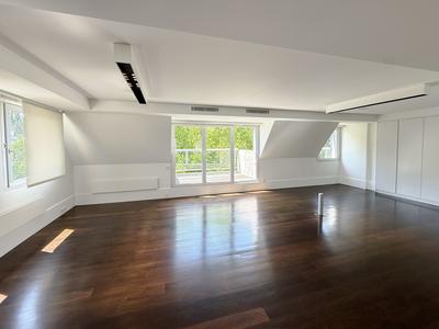 Appartement - 272 m² - 6 pièces