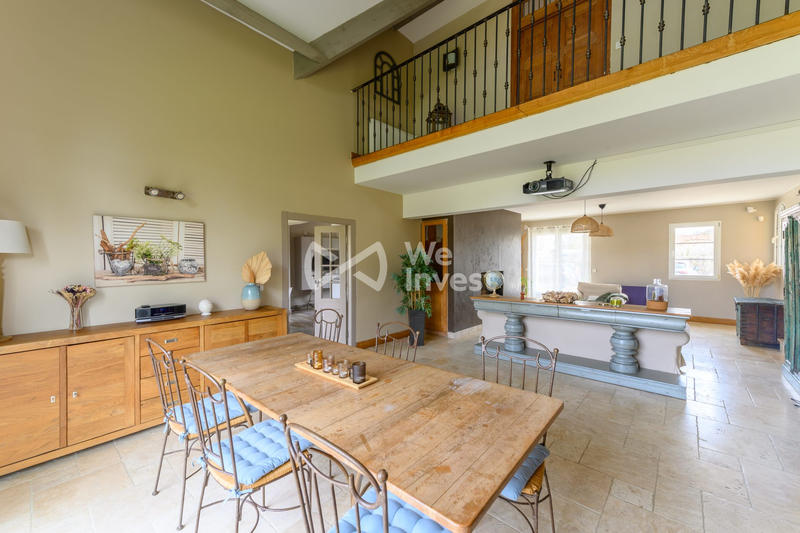 Villa - 427 m² - 14 pièces