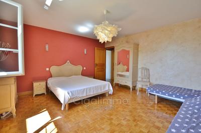 Villa - 200 m² - 9 pièces