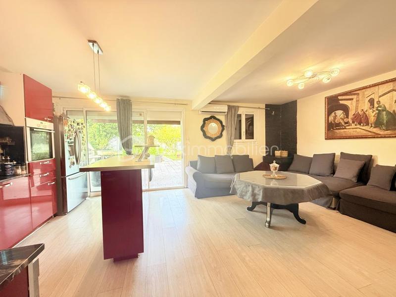 Pavillon - 245 m² - 13 pièces