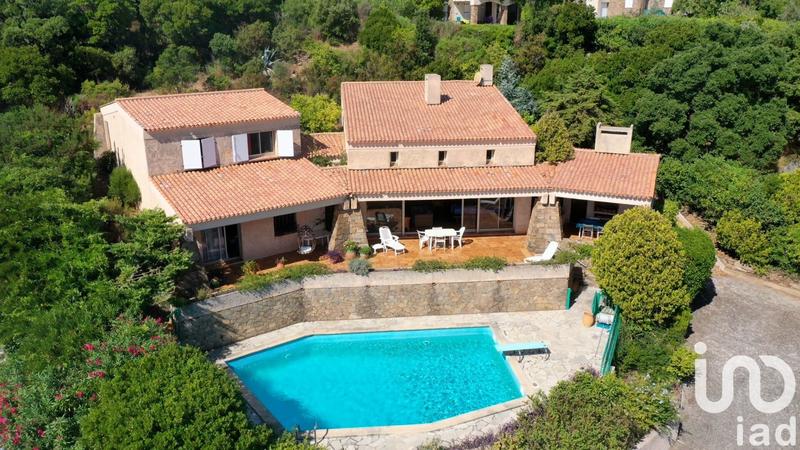 Maison - 180 m² - 6 pièces