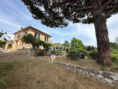 Villa - 154 m² - 6 pièces