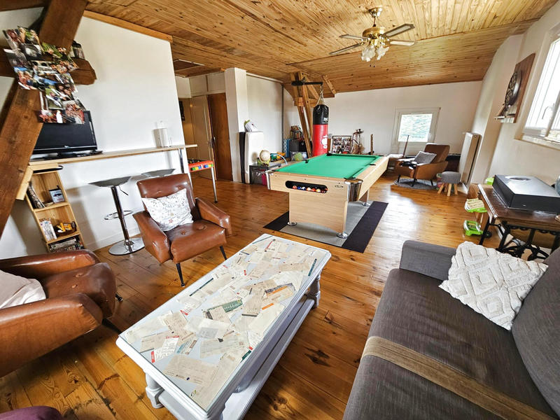 Maison - 183 m² - 10 pièces