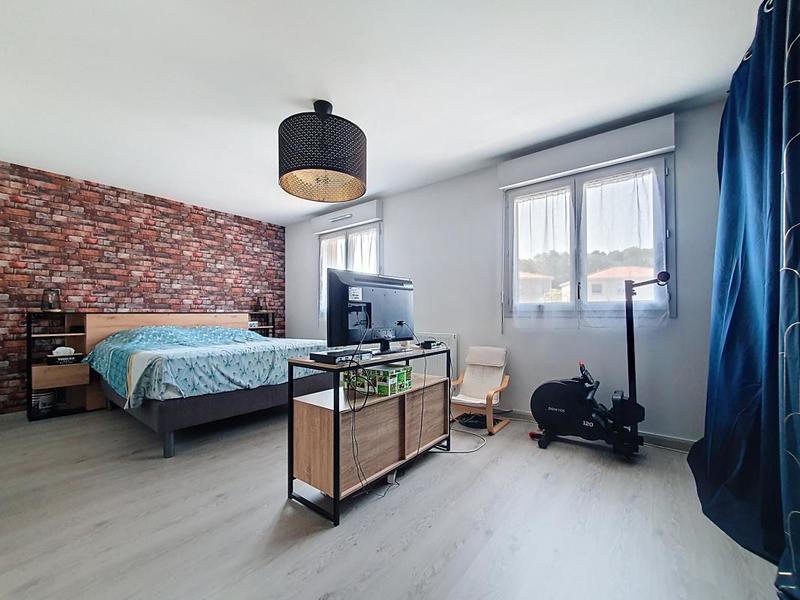 Maison - 97 m² - 4 pièces