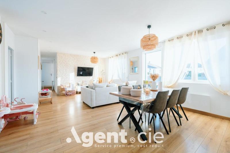 Maison - 81 m² - 5 pièces