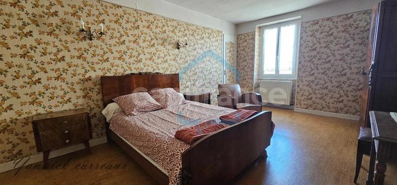 Maison - 244 m² - 9 pièces