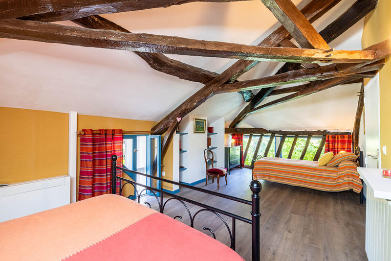 Maison - 270 m² - 8 pièces