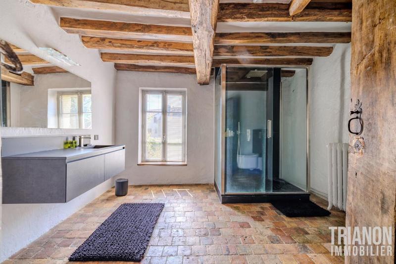 Propriété - 340 m² - 7 pièces