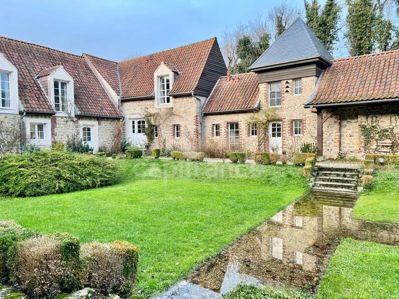 Propriété - 468 m² - 10 pièces