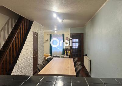 Maison - 93 m² - 4 pièces