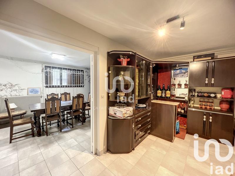 Maison - 220 m² - 9 pièces