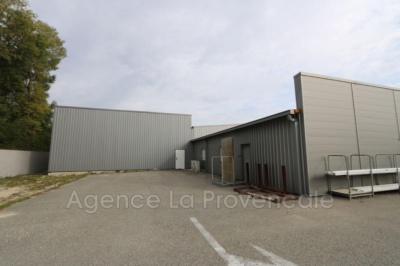 Local commercial - 1 200 m²