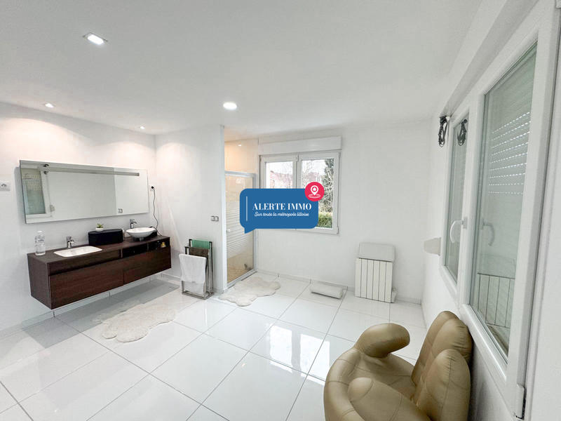 Maison - 165 m² - 6 pièces