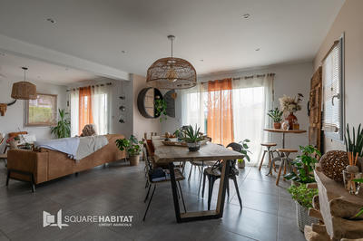 Maison - 137 m² - 6 pièces