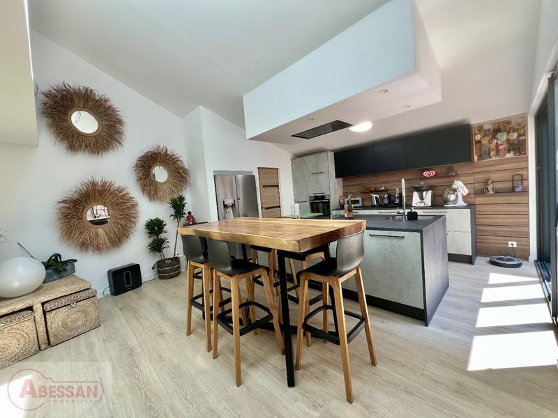 Maison de ville - 174 m² - 5 pièces