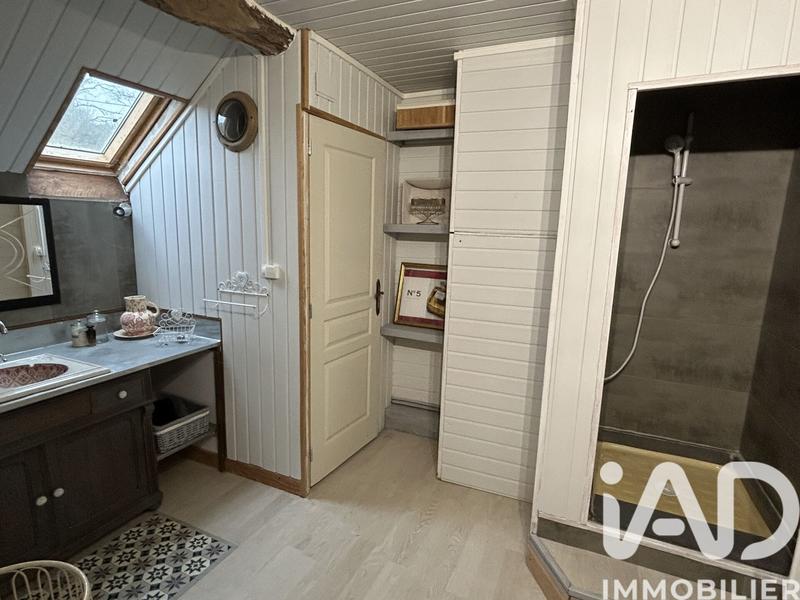 Maison - 255 m² - 16 pièces