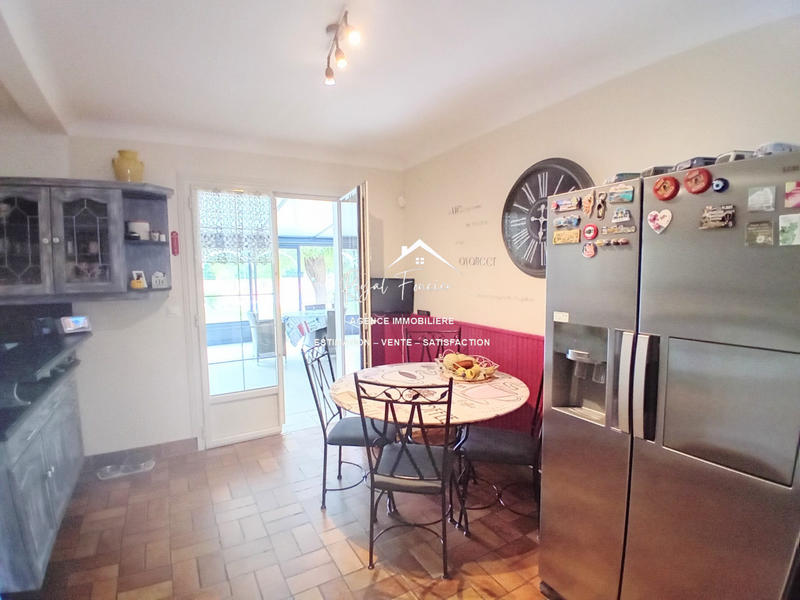 Maison traditionnelle - 296 m² - 12 pièces