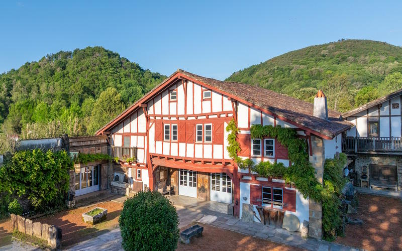 Café-Théâtre avec tapas y vino : Jacques Mougenot dit les poèmes d’Edmond Rostand